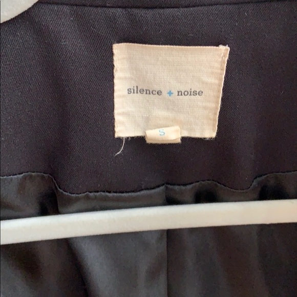 Silence + Noise Black Blazer - Picture 3 of 4